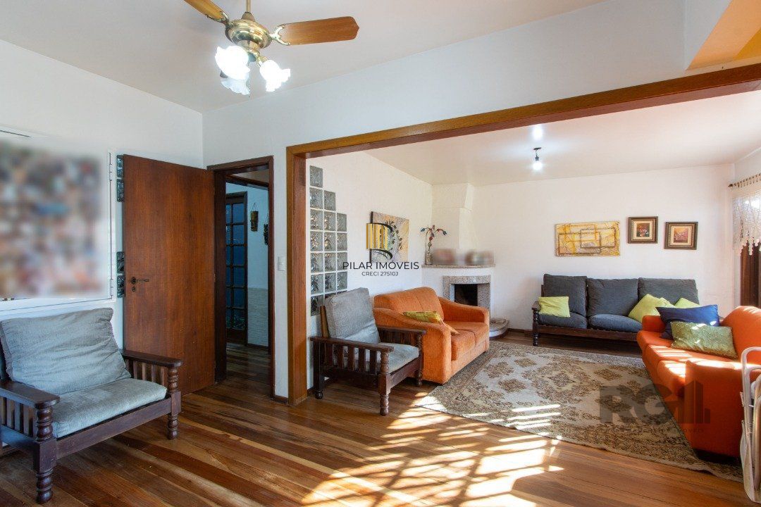 Casa para Venda - 300m², 3 dormitórios, sendo 1 suites, 4 vagas - Tristeza