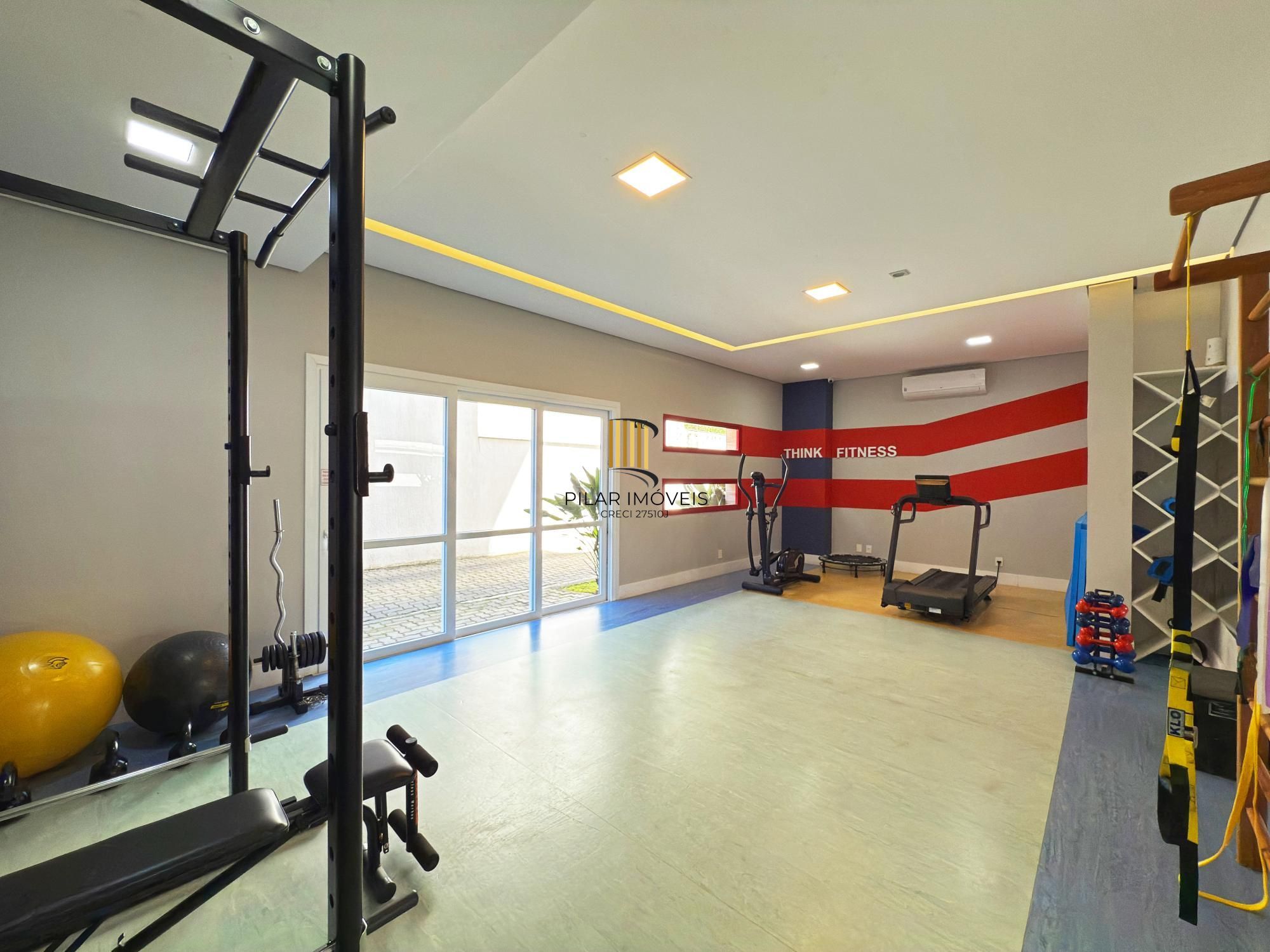 Apartamento 03 Suítes bairro Cristal, 88,97m² de área privativa, semimobiliada e 02 vagas de garagens cobertas.