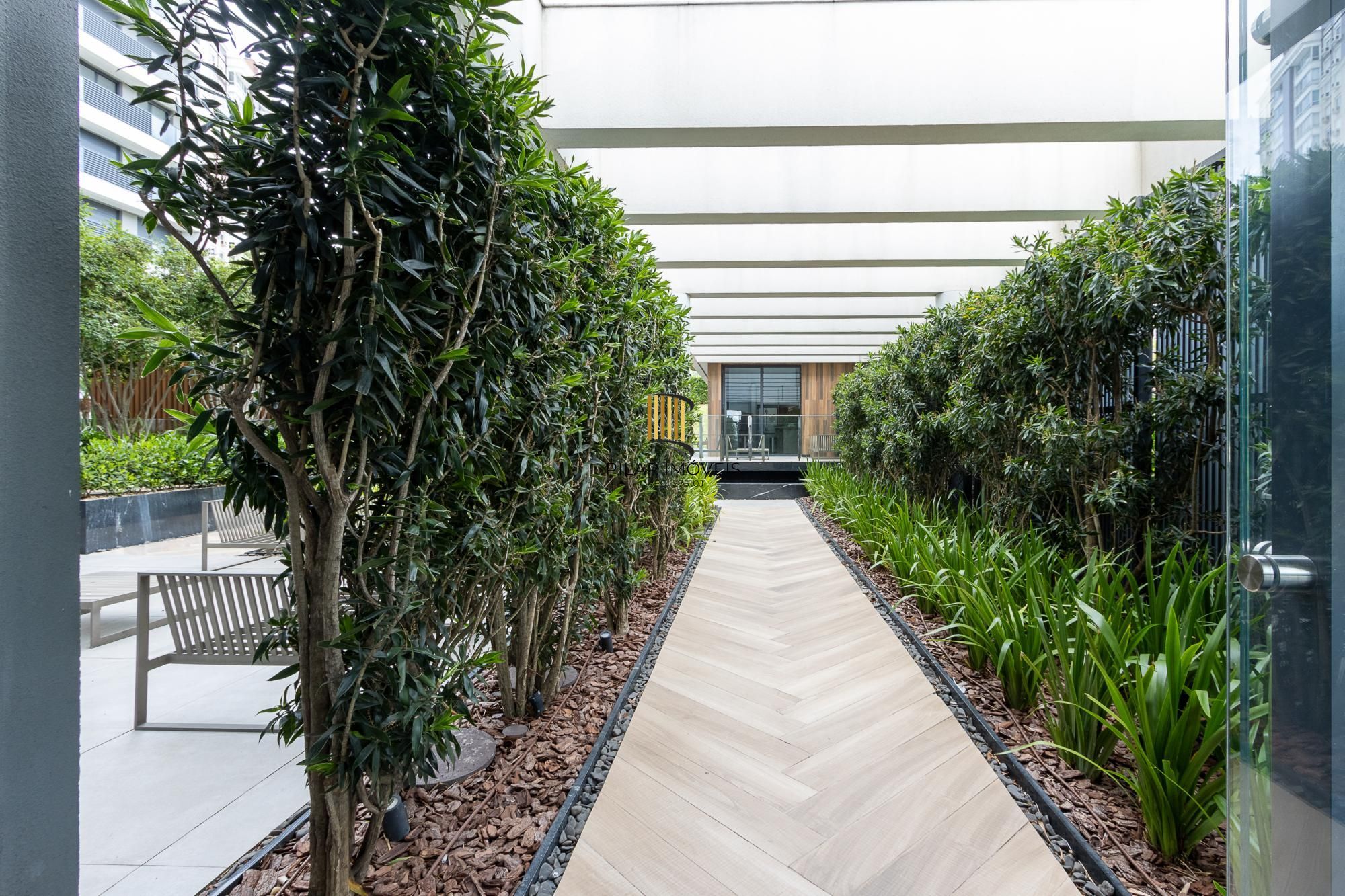 Apartamento 01 dormitório (suíte) no Bairro Petrópolis, 49m², 01 vaga e ótima localização!!!