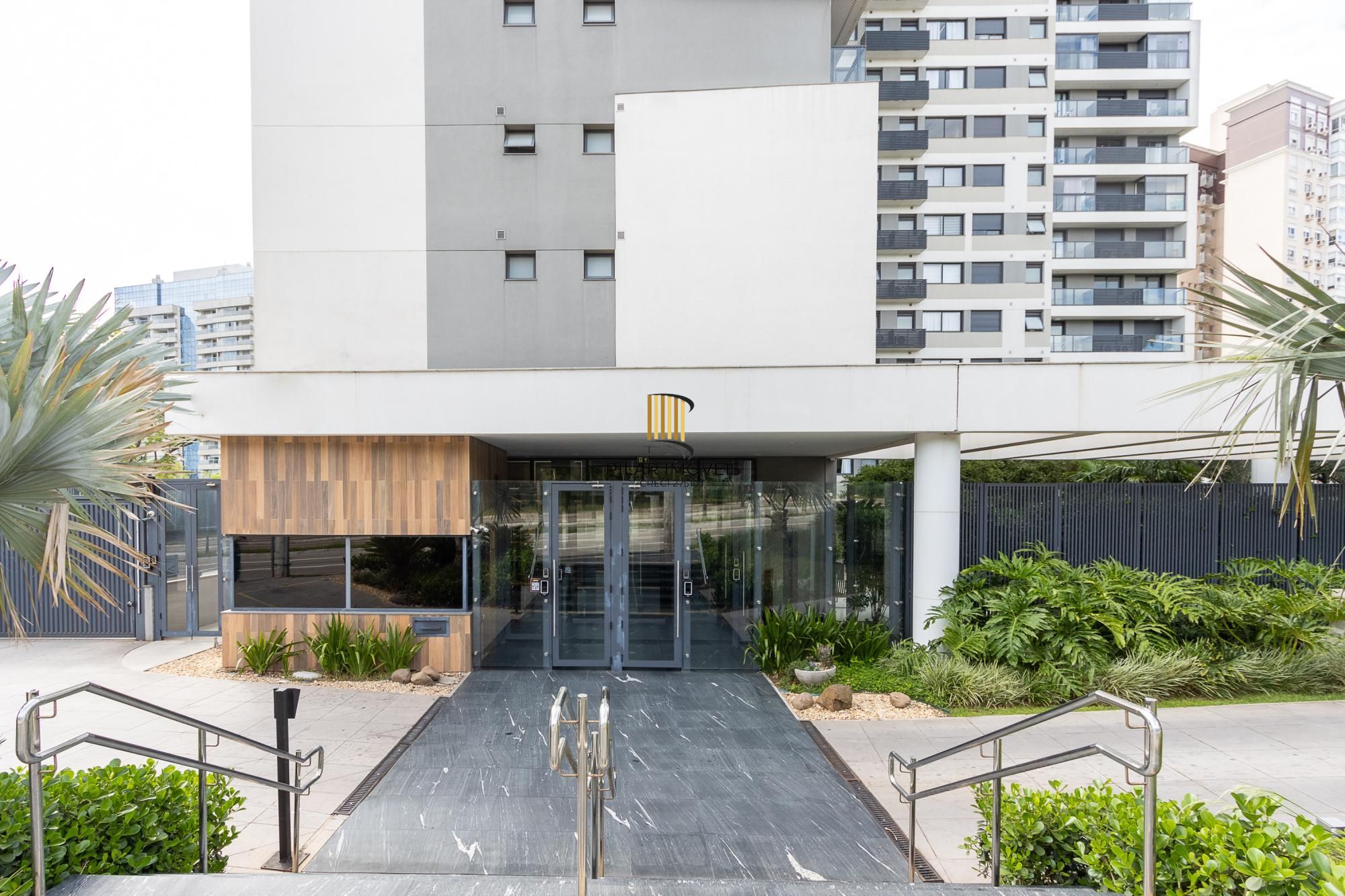 Apartamento 01 dormitório (suíte) no Bairro Petrópolis, 49m², 01 vaga e ótima localização!!!