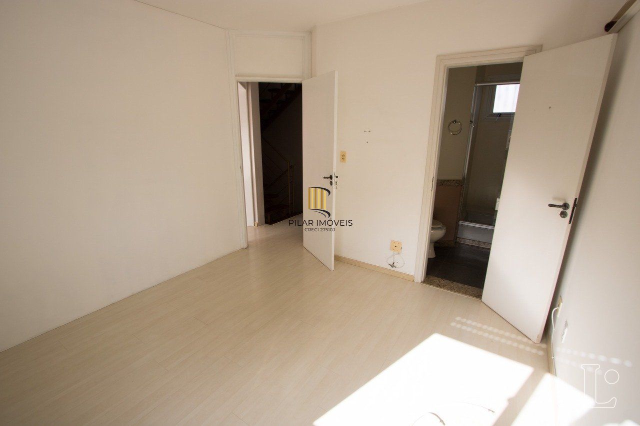 Excelente casa em condomínio fechado -Bairro Cristal