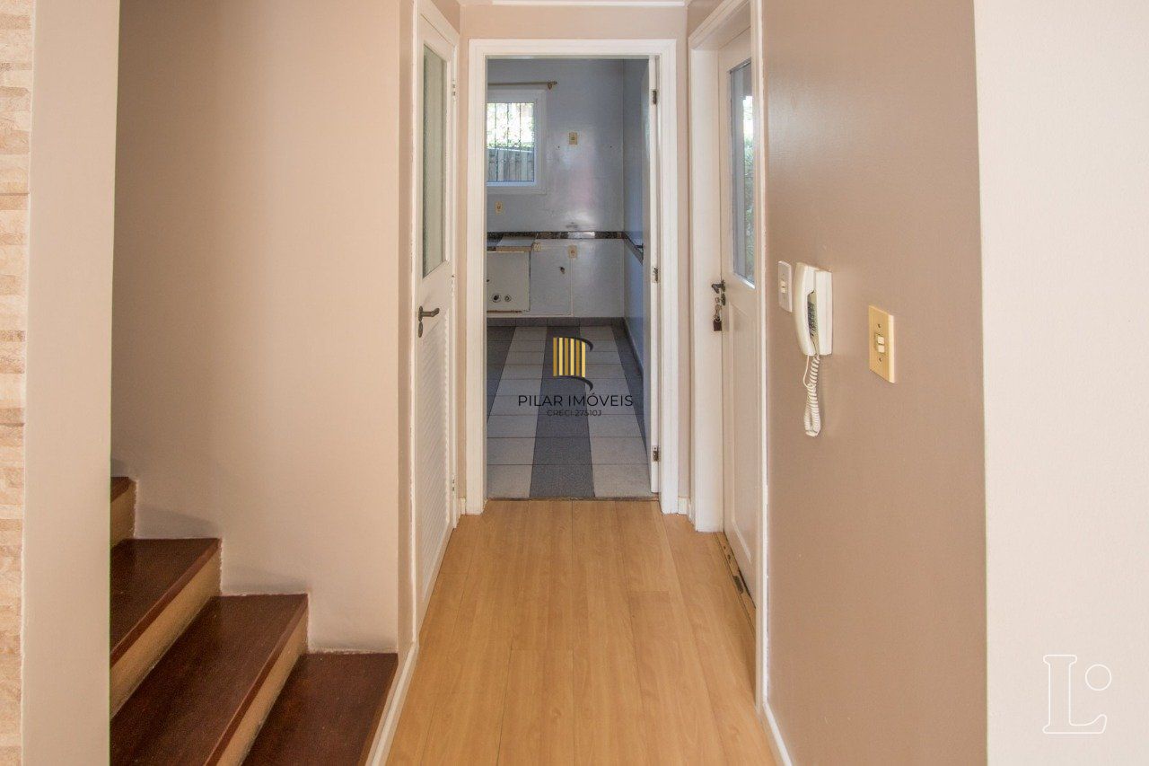 Excelente casa em condomínio fechado -Bairro Cristal