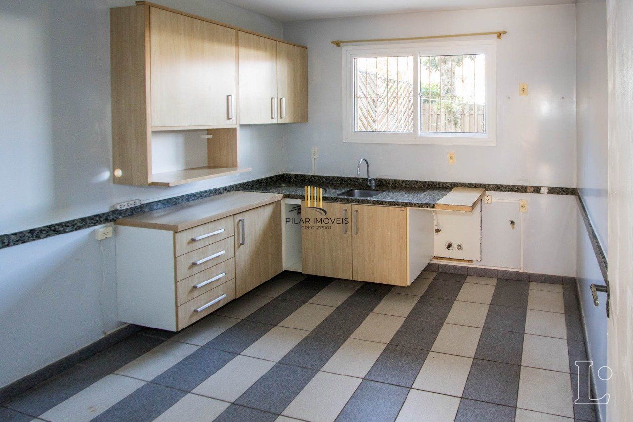 Excelente casa em condomínio fechado -Bairro Cristal