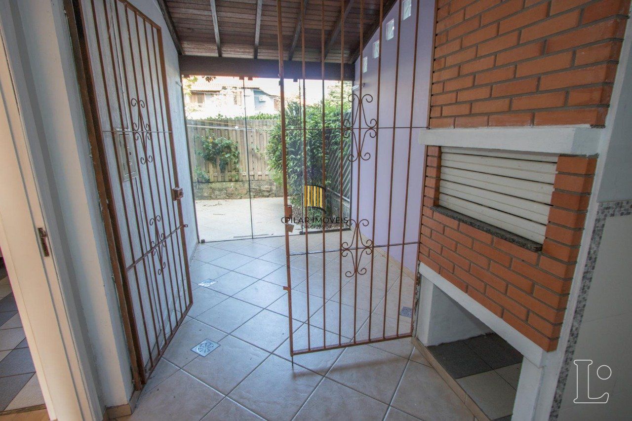 Excelente casa em condomínio fechado -Bairro Cristal