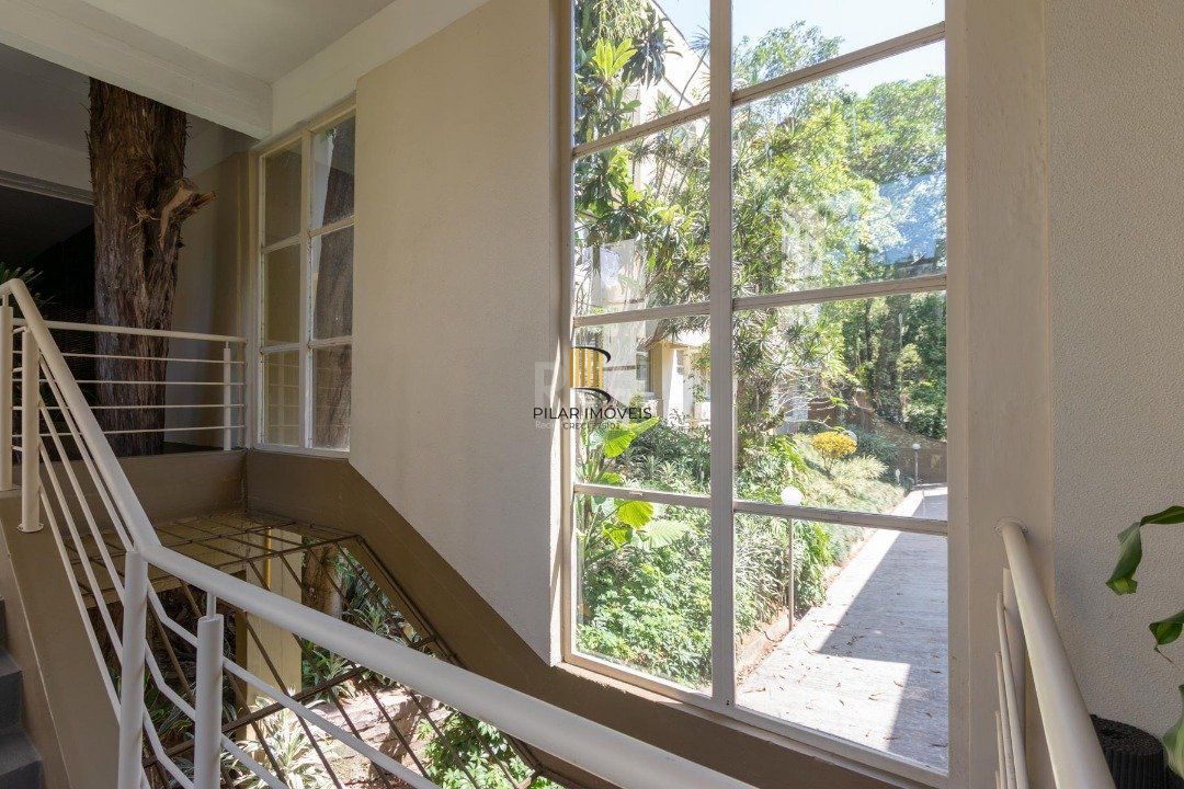 Excelente apartamento de um dormitório com box privativo coberto