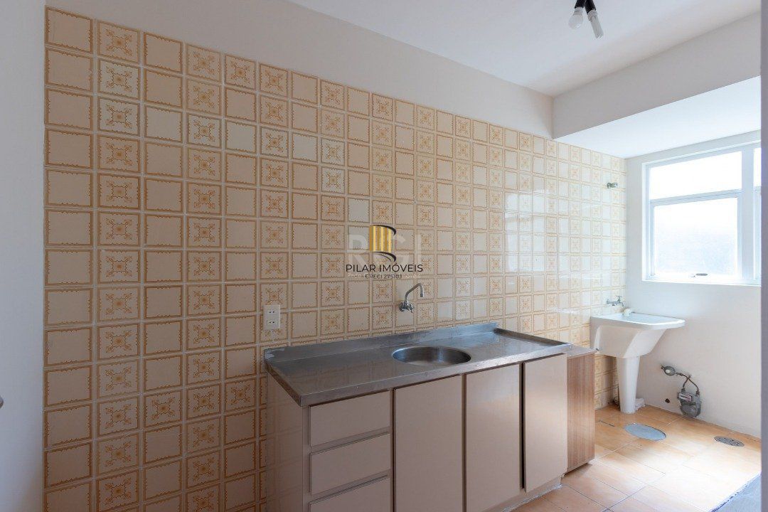 Excelente apartamento de um dormitório com box privativo coberto