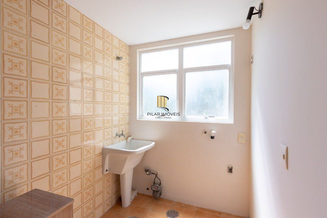 Excelente apartamento de um dormitório com box privativo coberto