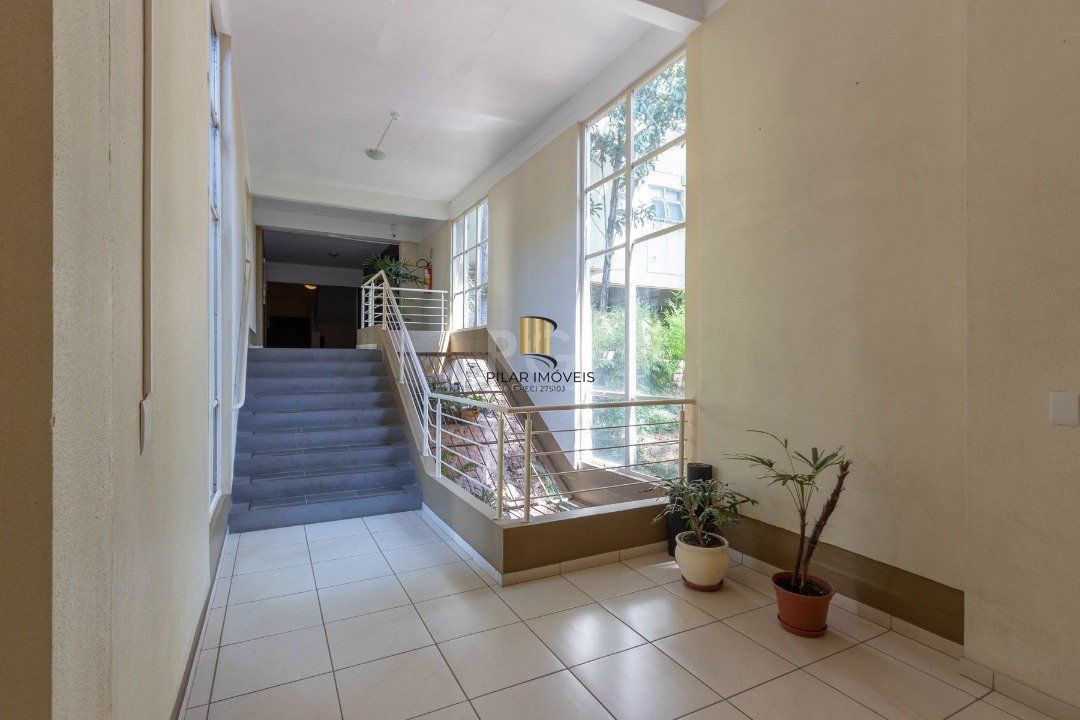 Excelente apartamento de um dormitório com box privativo coberto