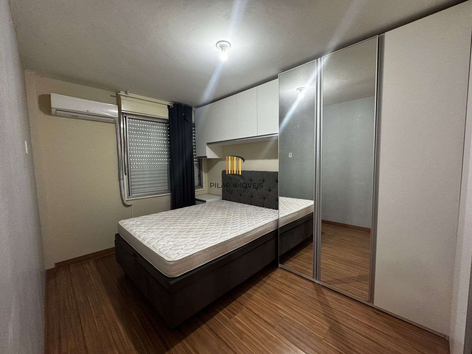 Apartamento 2 dormitórios semimobiliado no bairro Cristal