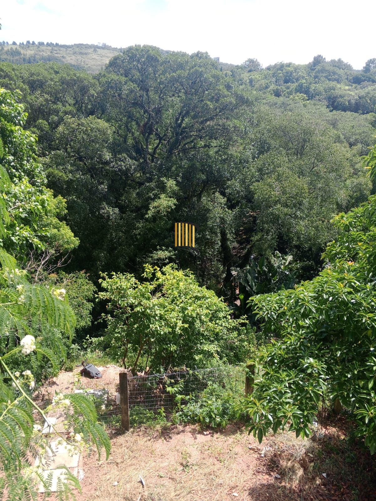 Casa ampla com dois dormitórios