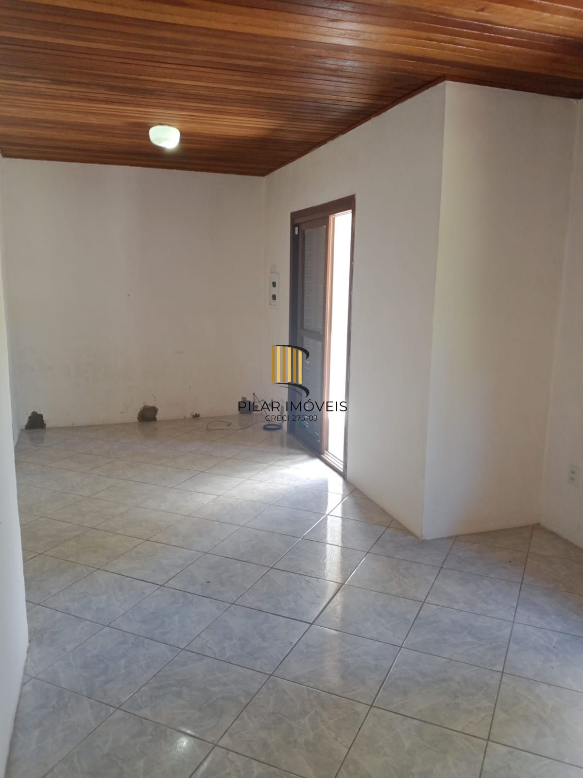 Casa ampla com dois dormitórios