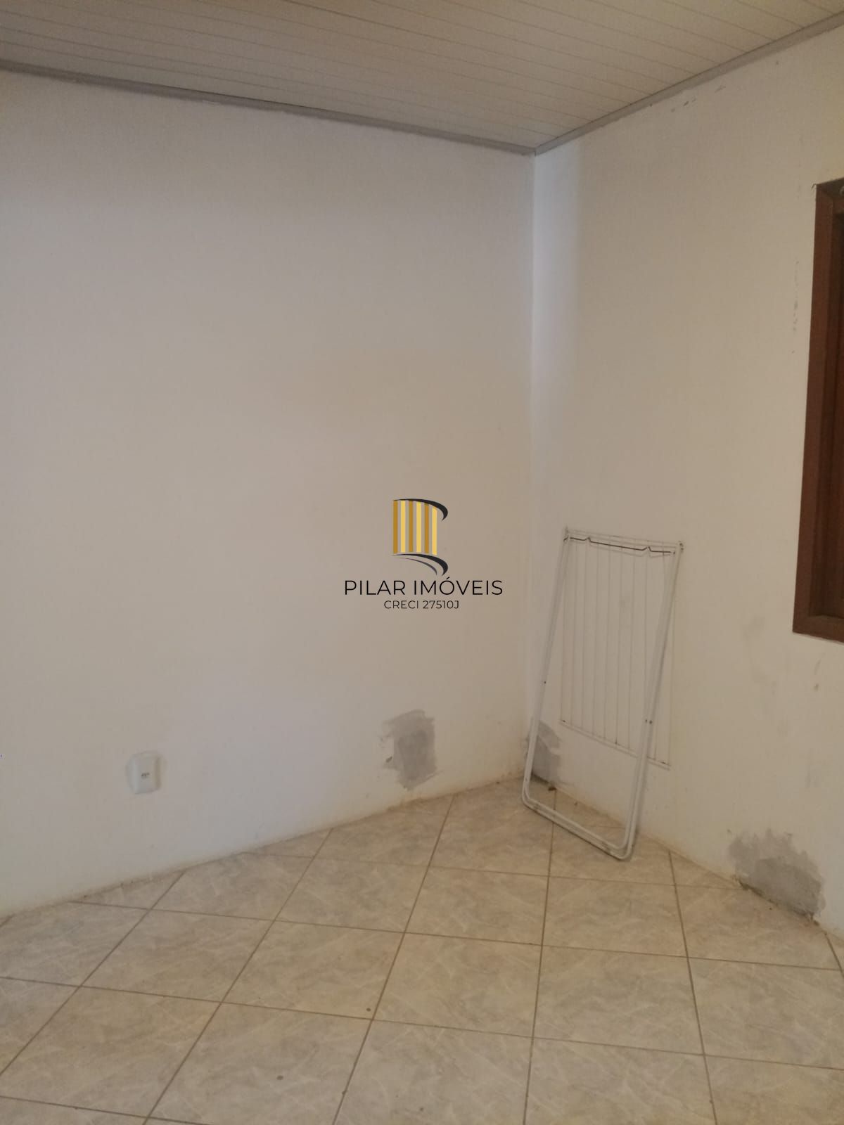 Casa ampla com dois dormitórios