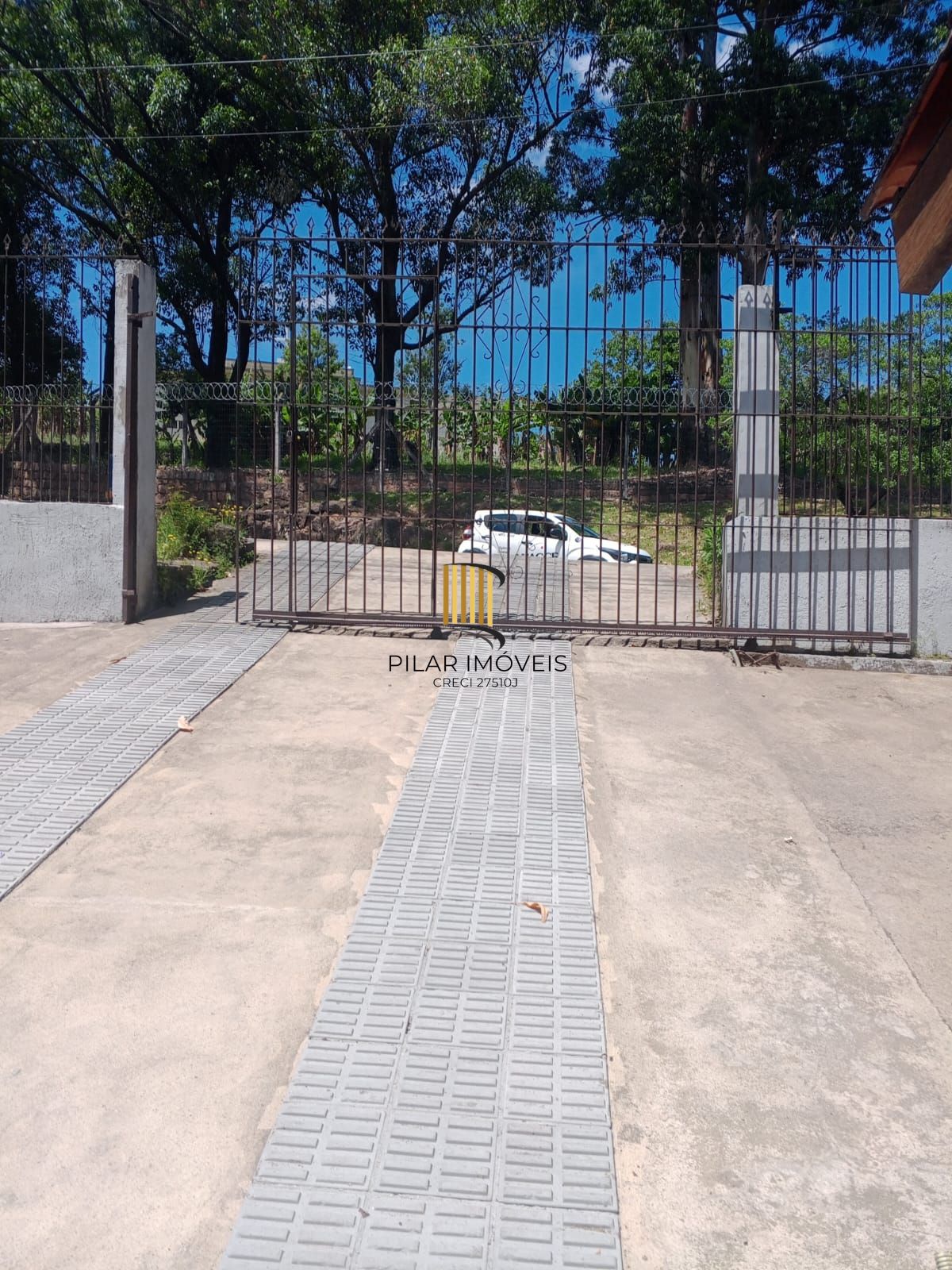 Casa ampla com dois dormitórios