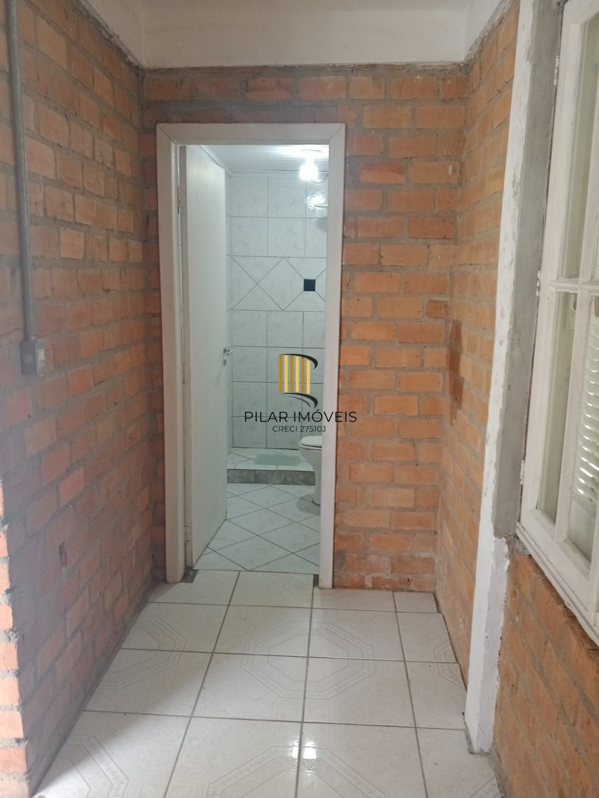 Casa ampla com dois dormitórios