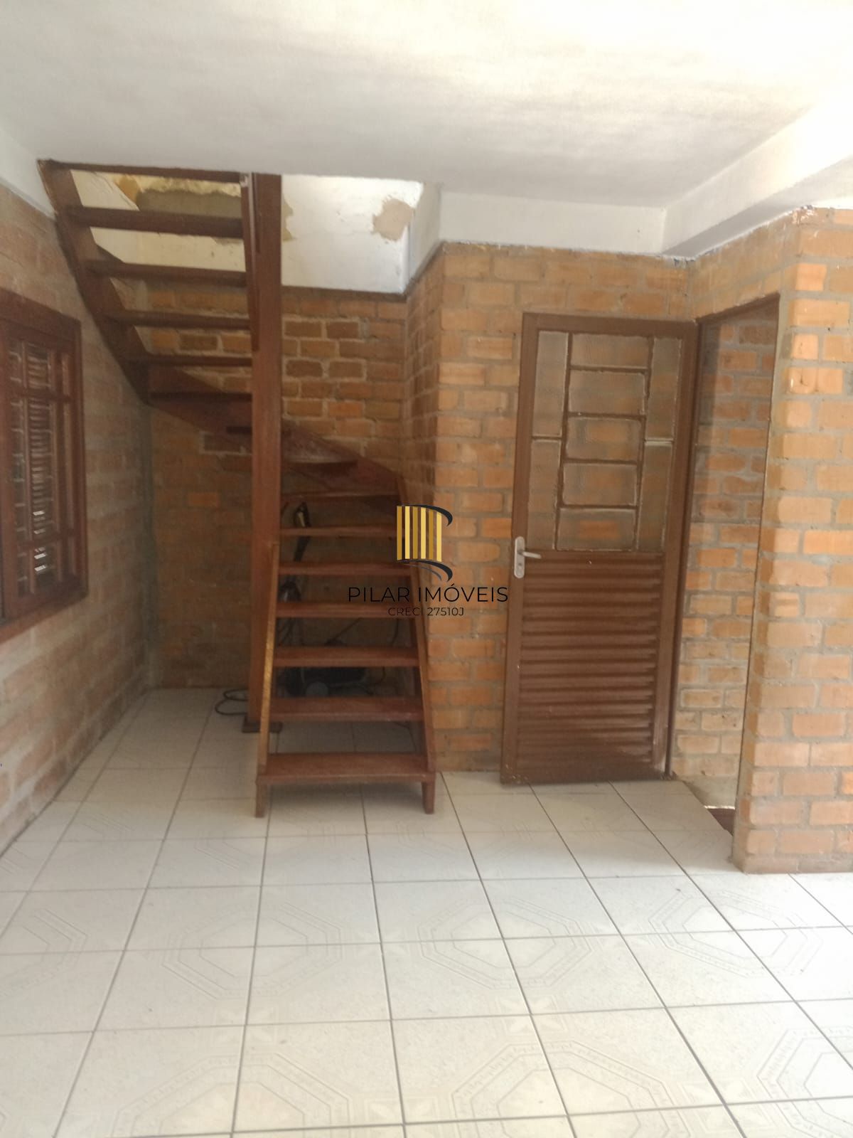 Casa ampla com dois dormitórios