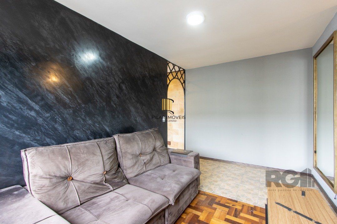 Apartamento de 3 quartos reformado, 1 banheiro - Bairro Camaquã.