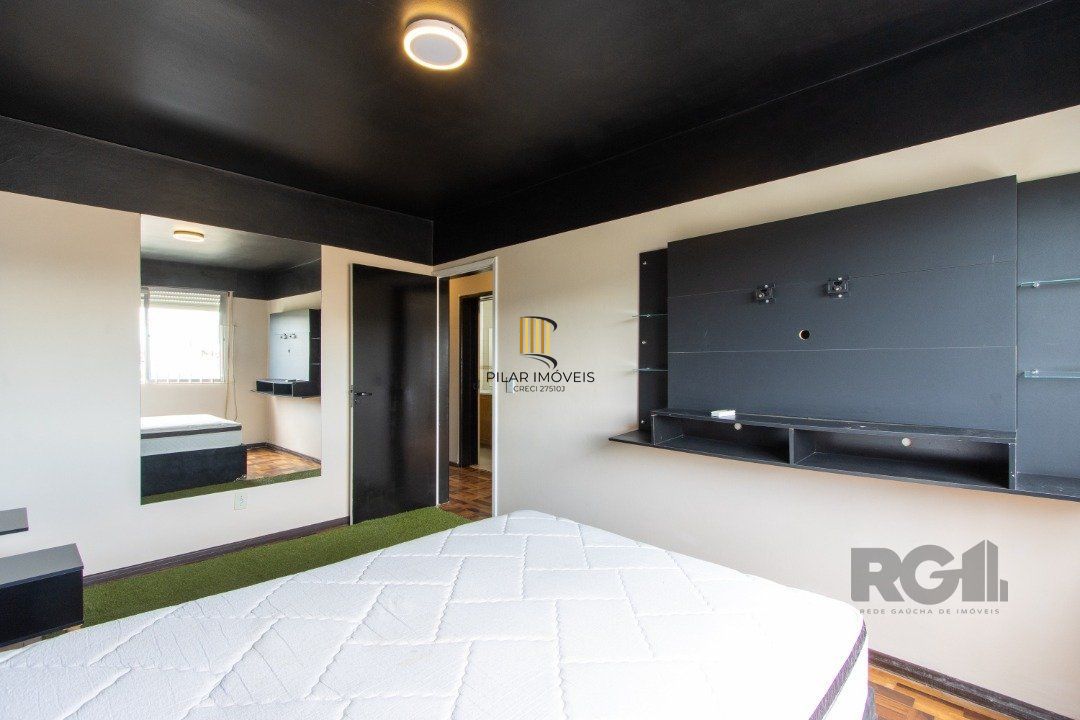 Apartamento de 3 quartos reformado, 1 banheiro - Bairro Camaquã.