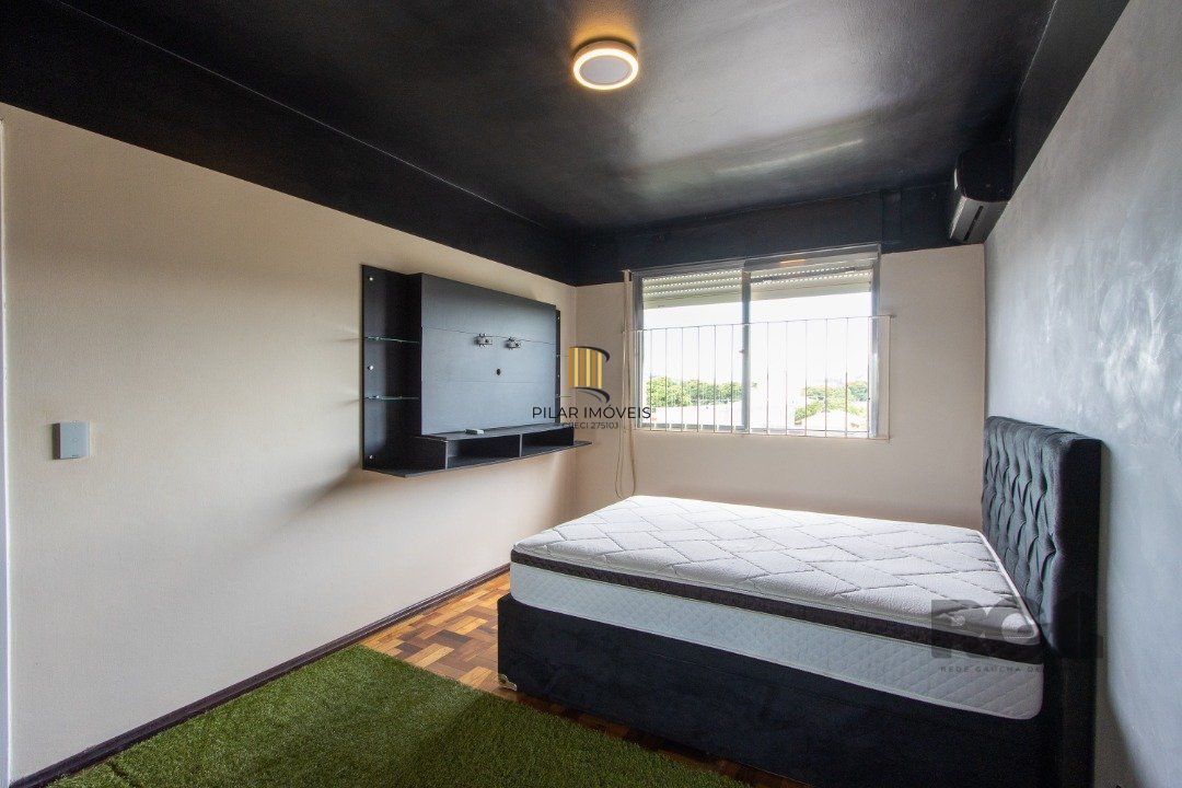 Apartamento de 3 quartos reformado, 1 banheiro - Bairro Camaquã.