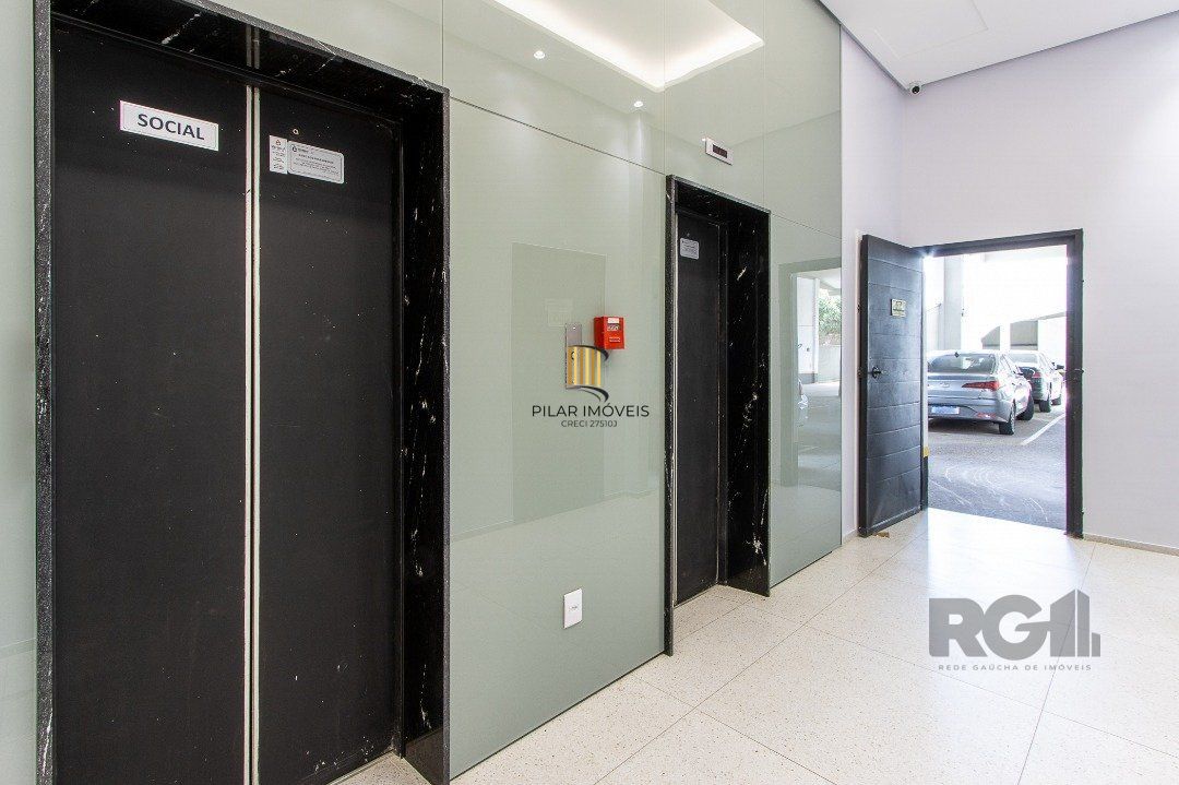 SALA COMERCIAL BAIRRO MENINO DEUS - 82m² DE ÁREA PRIVATIVA, 1 VAGA