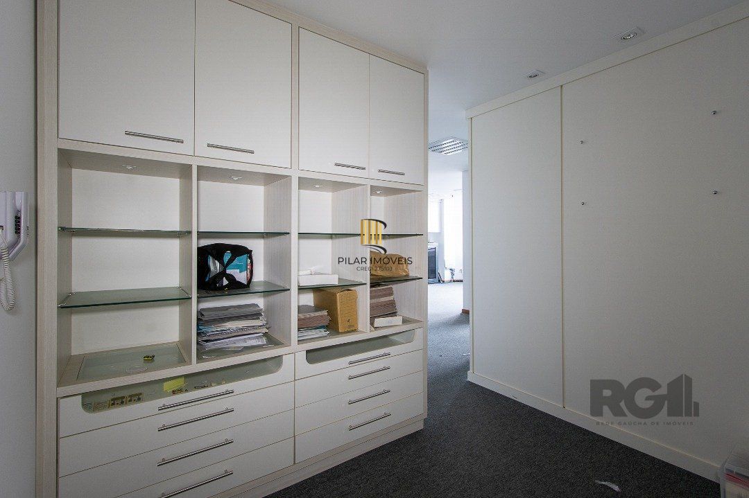 SALA COMERCIAL BAIRRO MENINO DEUS - 82m² DE ÁREA PRIVATIVA, 1 VAGA
