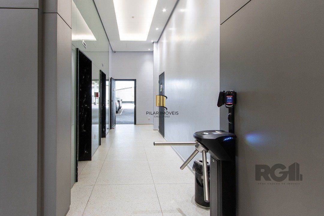 SALA COMERCIAL BAIRRO MENINO DEUS - 82m² DE ÁREA PRIVATIVA, 1 VAGA