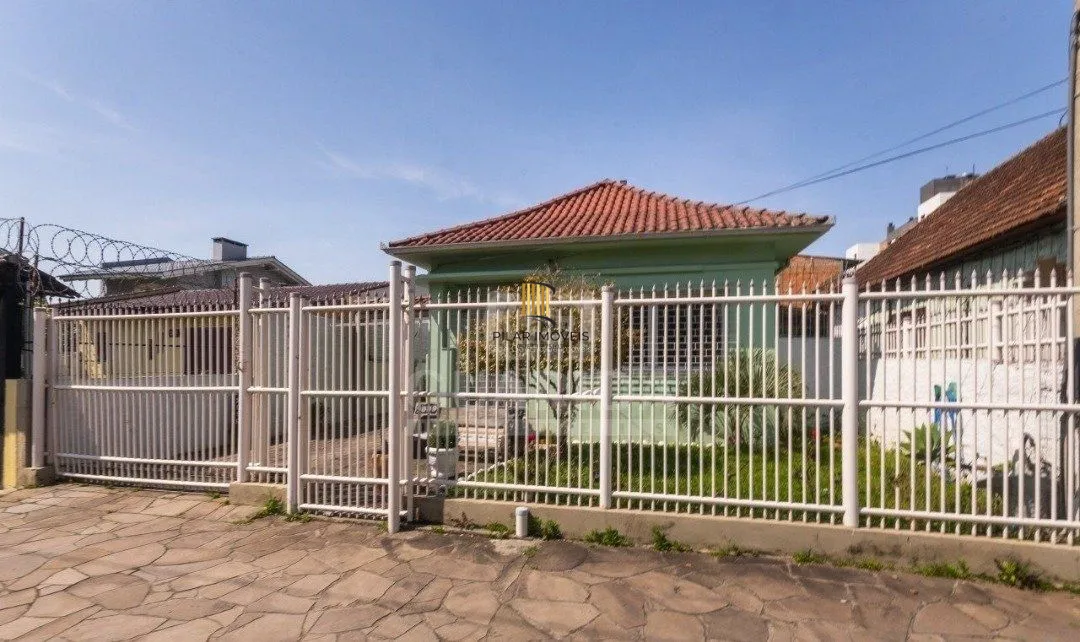 Casa 4 dormitórios no bairro Tristeza - Pilar Imóveis
