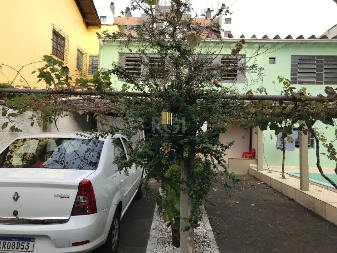 Casa 4 dormitórios no bairro Tristeza