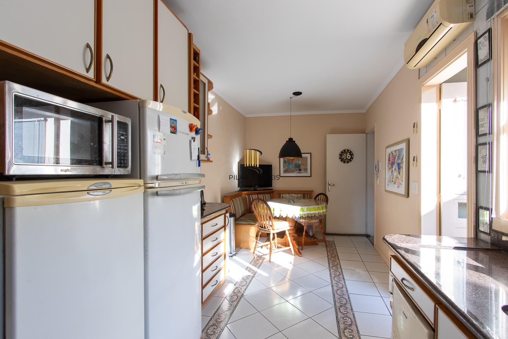 CASA EM CONDOMINIO NO BAIRRO IPANEMA - 04 QUARTOS SENDO 02 SUÍTES - 02 VAGAS DE GARAGEM