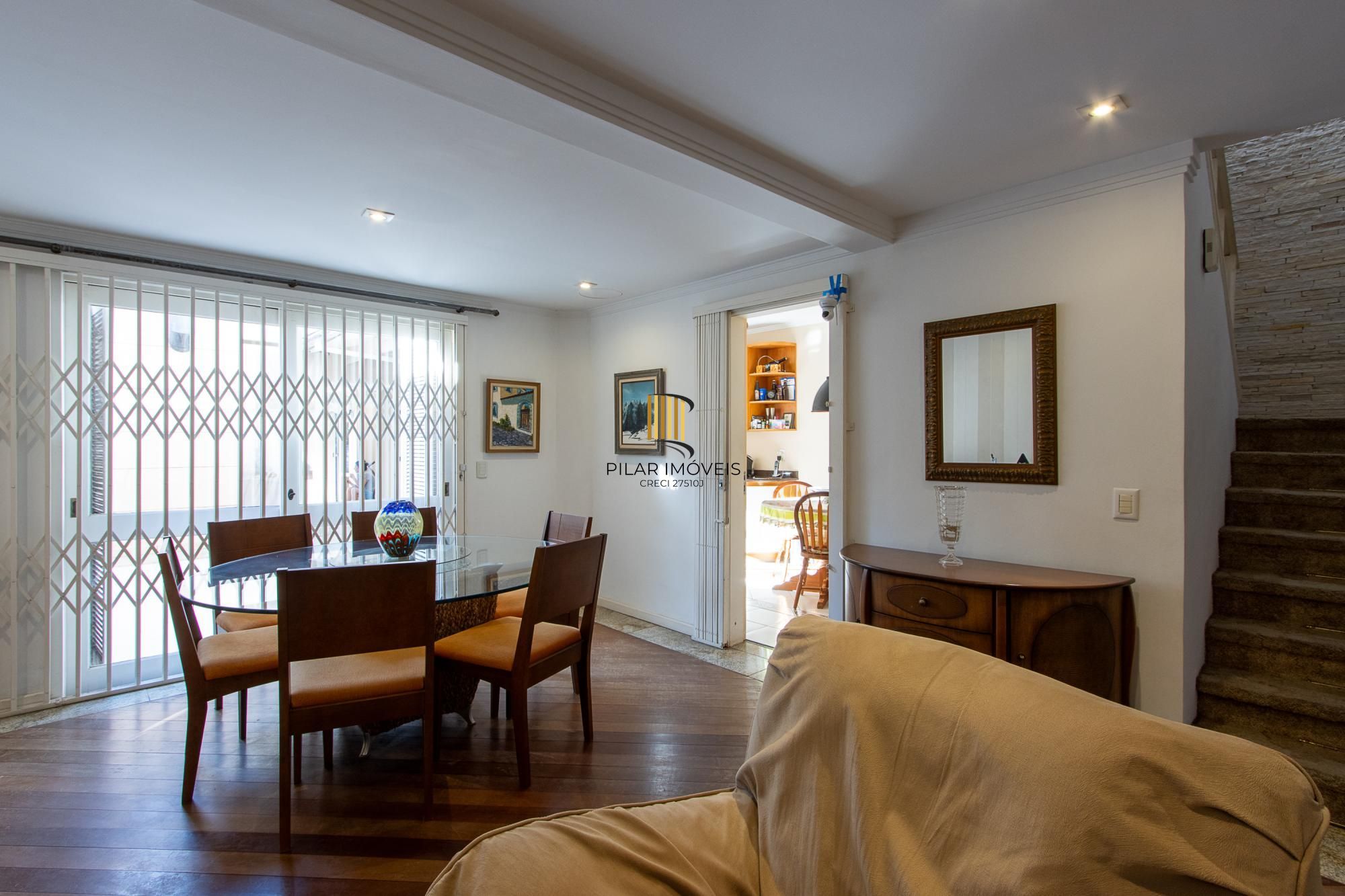 CASA EM CONDOMINIO NO BAIRRO IPANEMA - 04 QUARTOS SENDO 02 SUÍTES - 02 VAGAS DE GARAGEM