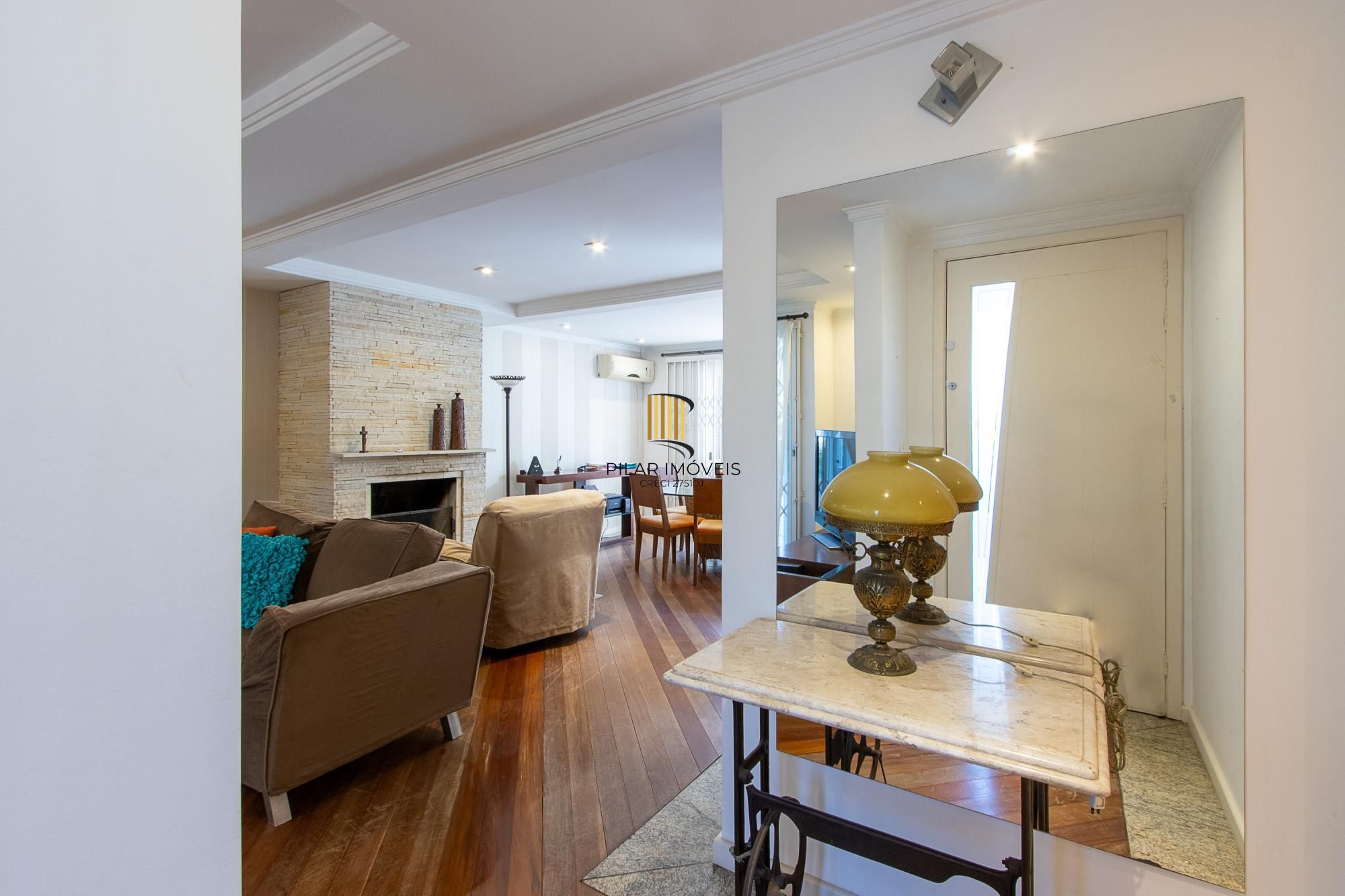 CASA EM CONDOMINIO NO BAIRRO IPANEMA - 04 QUARTOS SENDO 02 SUÍTES - 02 VAGAS DE GARAGEM