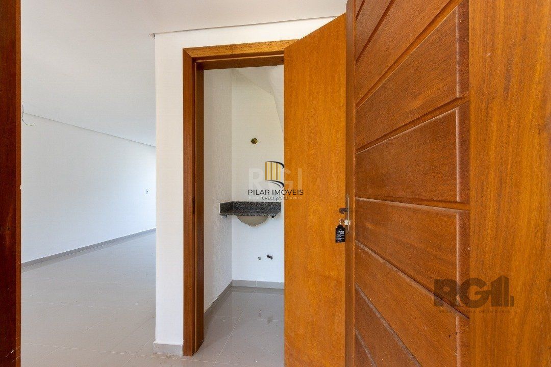 Casa 3 dormitórios no bairro Guarujá