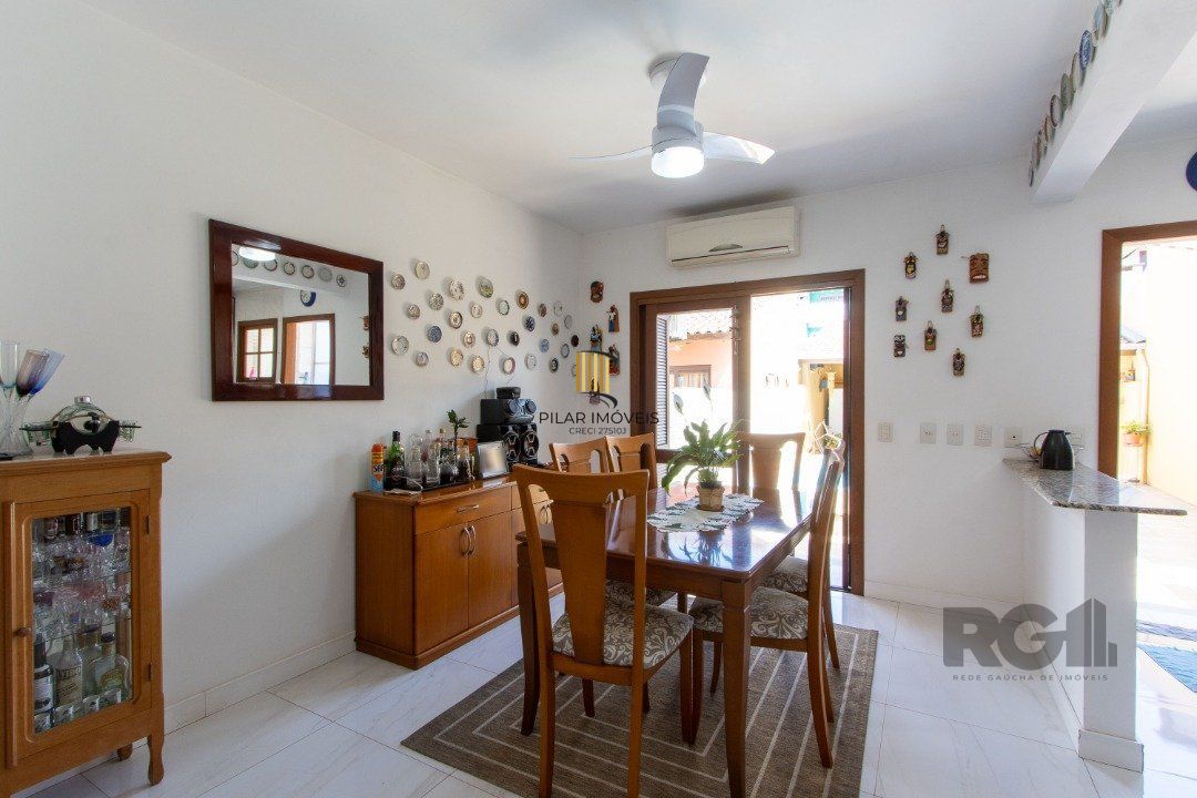 Casa com 3 dormitórios, sendo 1 suíte para venda  no bairro Hípica