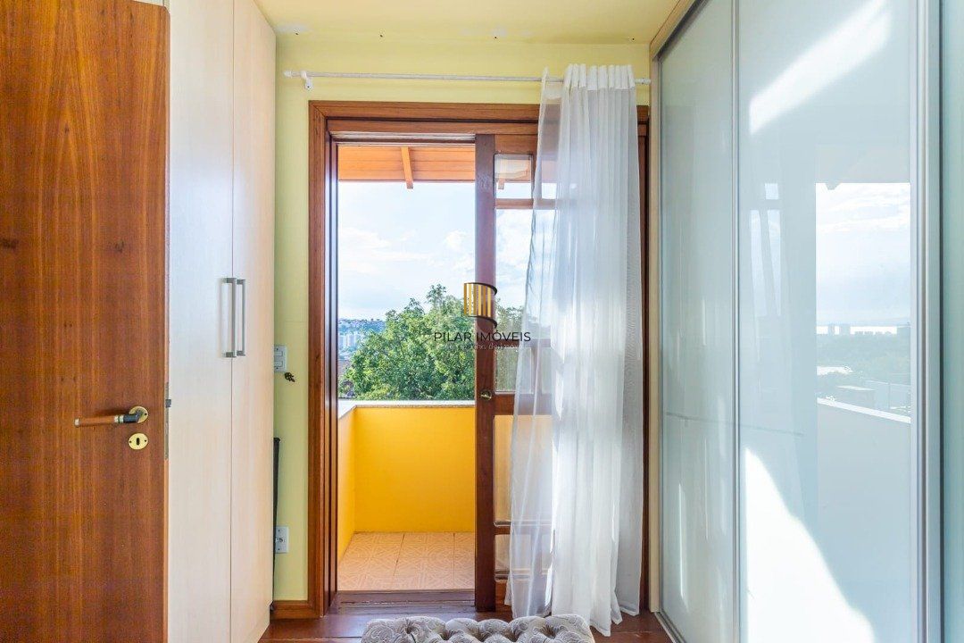 Casa 3 dormitórios no bairro Teresópolis