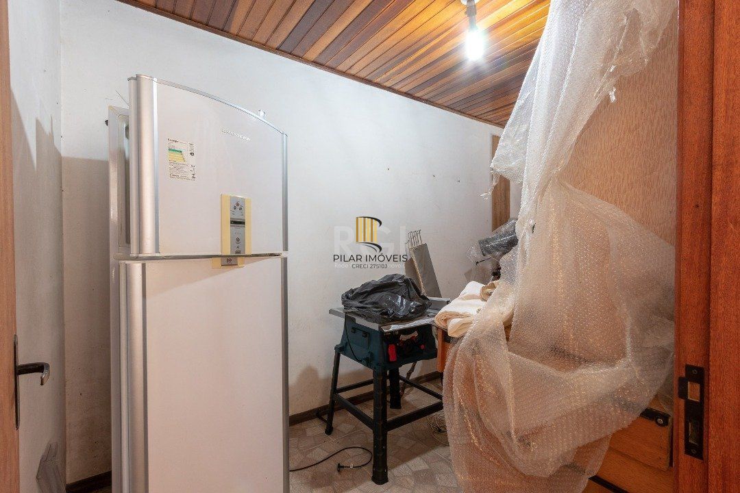 Casa comercial ou residencial, 04 dormitórios no bairro Belem Novo