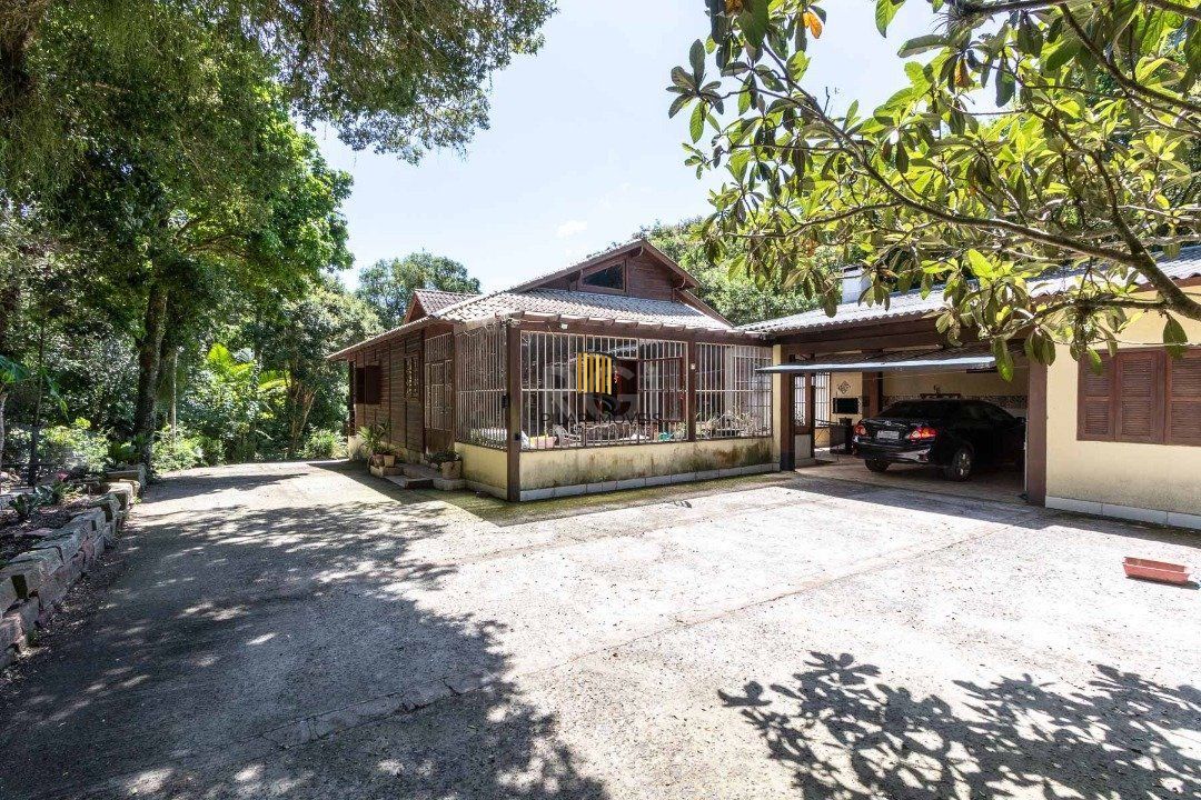 Casa comercial ou residencial, 04 dormitórios no bairro Belem Novo
