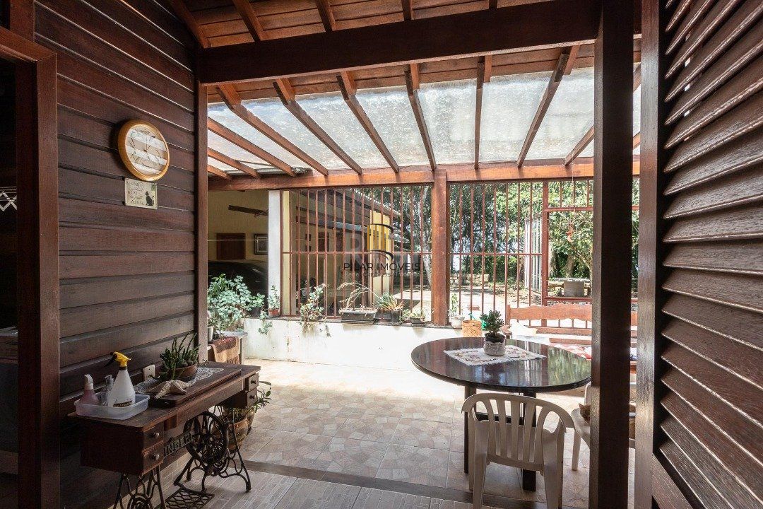 Casa comercial ou residencial, 04 dormitórios no bairro Belem Novo