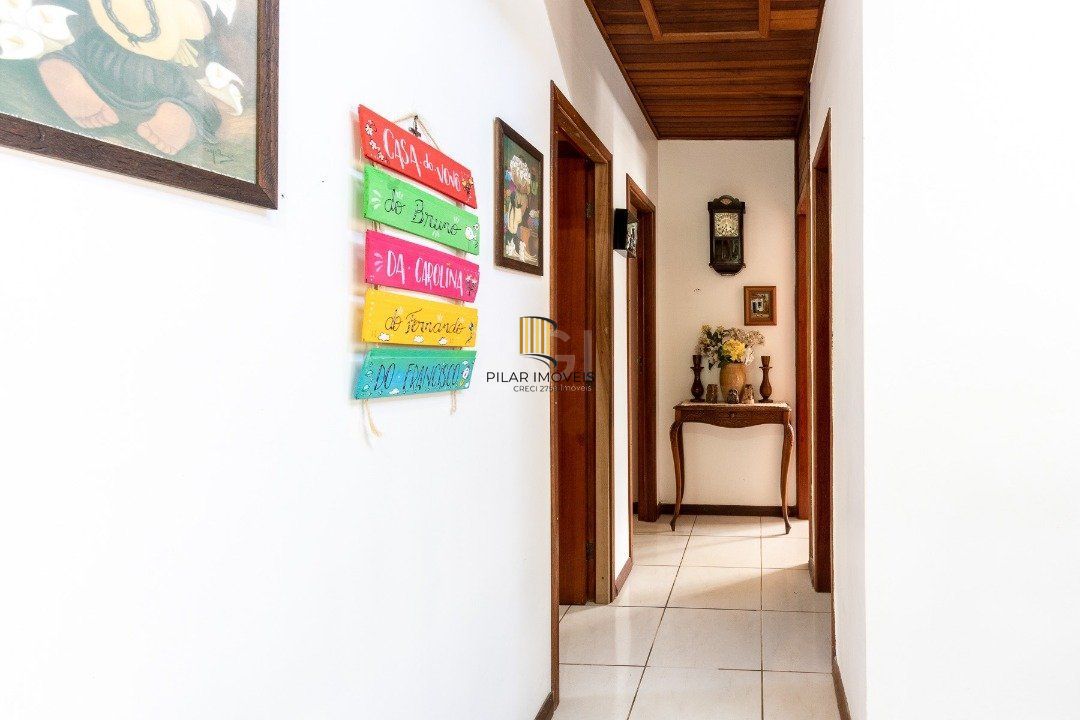 Casa comercial ou residencial, 04 dormitórios no bairro Belem Novo