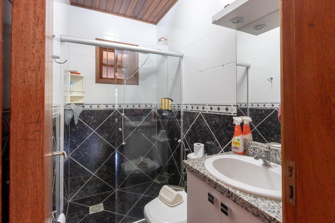 Casa comercial ou residencial, 04 dormitórios no bairro Belem Novo