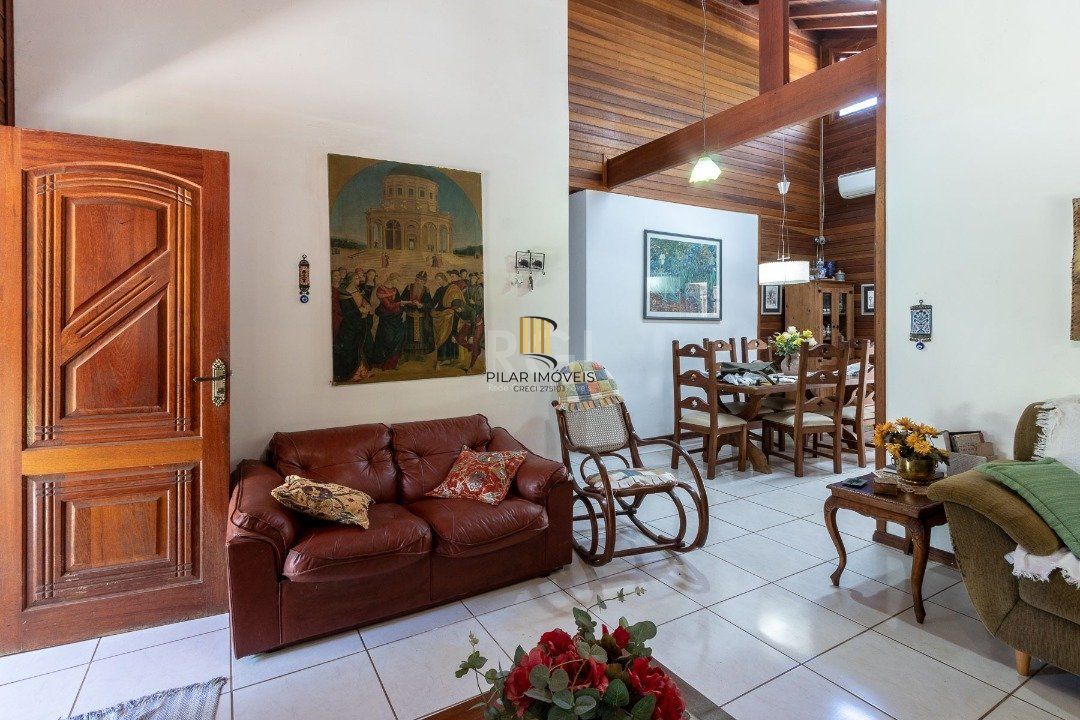 Casa comercial ou residencial, 04 dormitórios no bairro Belem Novo