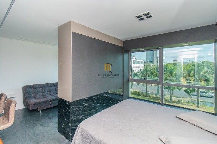 LOFT MOBILIADO PARA VENDA NO BAIRRO PRAIA DE BELAS - 41M² DE ÁREA PRIVATIVA - 01 VAGA DE ESTACIONAMENTO