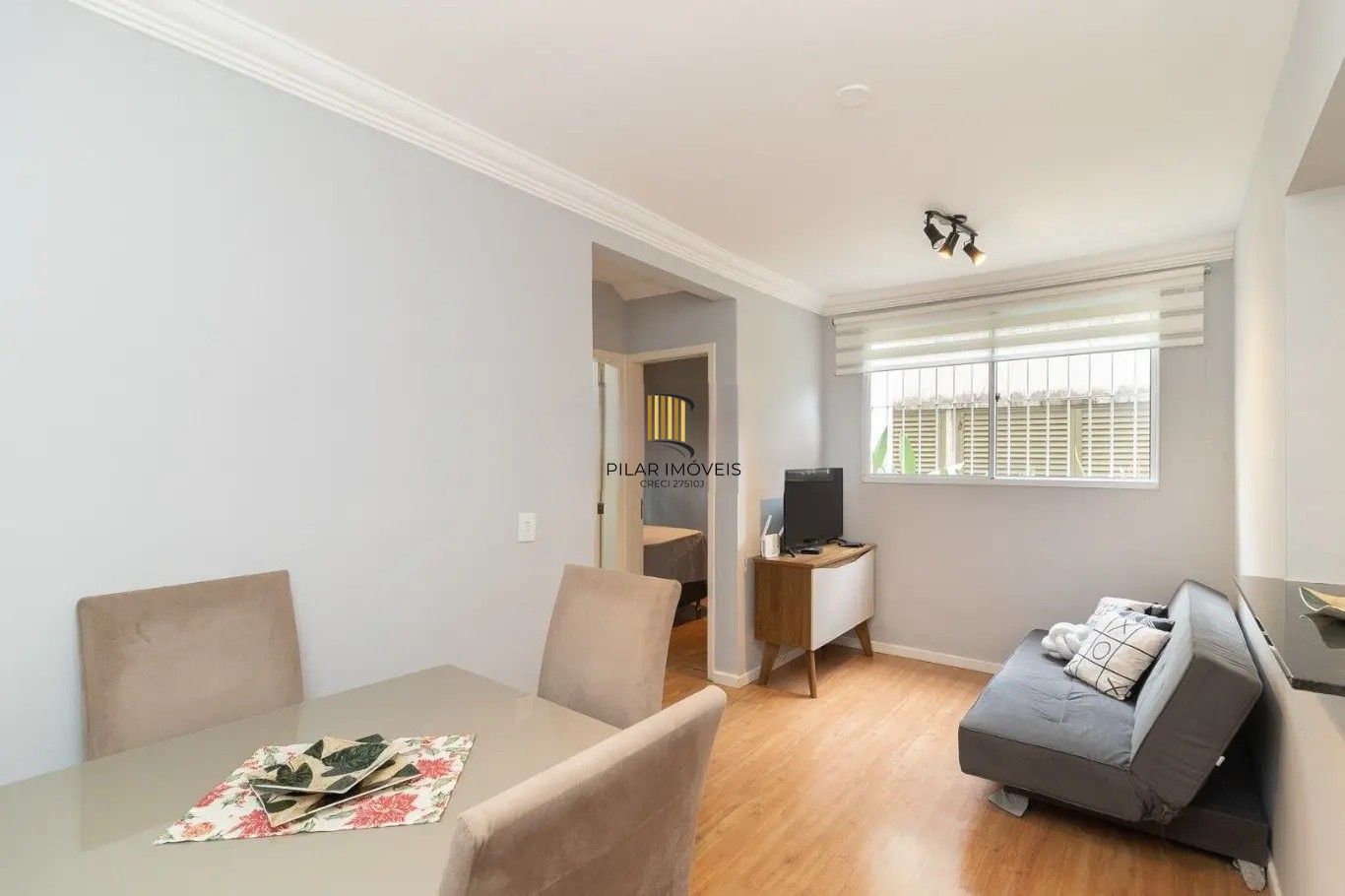 APARTAMENTO MOBILIADO PARA VENDA EM CONDOMÍNIO FECHADO NO BAIRRO GLÓRIA - 44M² ÁREA PRIVATIVA - PISO LAMINADO - 02 QUARTOS - 01 VAGA