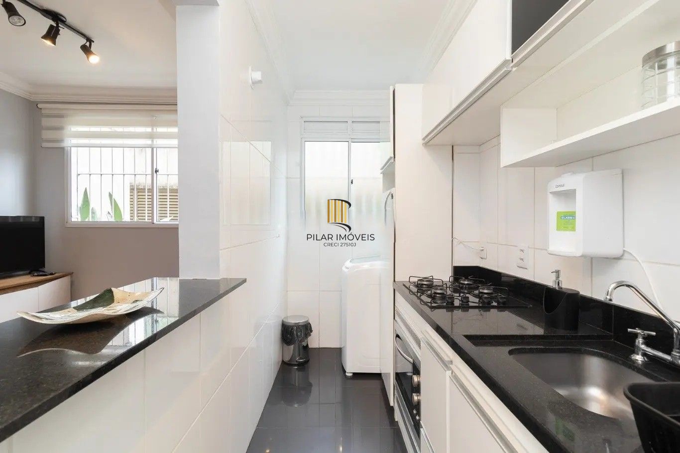 APARTAMENTO MOBILIADO PARA VENDA EM CONDOMÍNIO FECHADO NO BAIRRO GLÓRIA - 44M² ÁREA PRIVATIVA - PISO LAMINADO - 02 QUARTOS - 01 VAGA