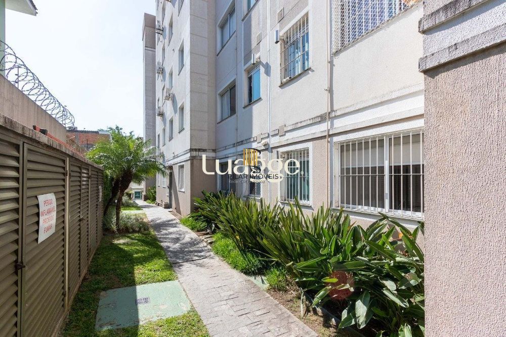 APARTAMENTO MOBILIADO PARA VENDA EM CONDOMÍNIO FECHADO NO BAIRRO GLÓRIA - 44M² ÁREA PRIVATIVA - PISO LAMINADO - 02 QUARTOS - 01 VAGA