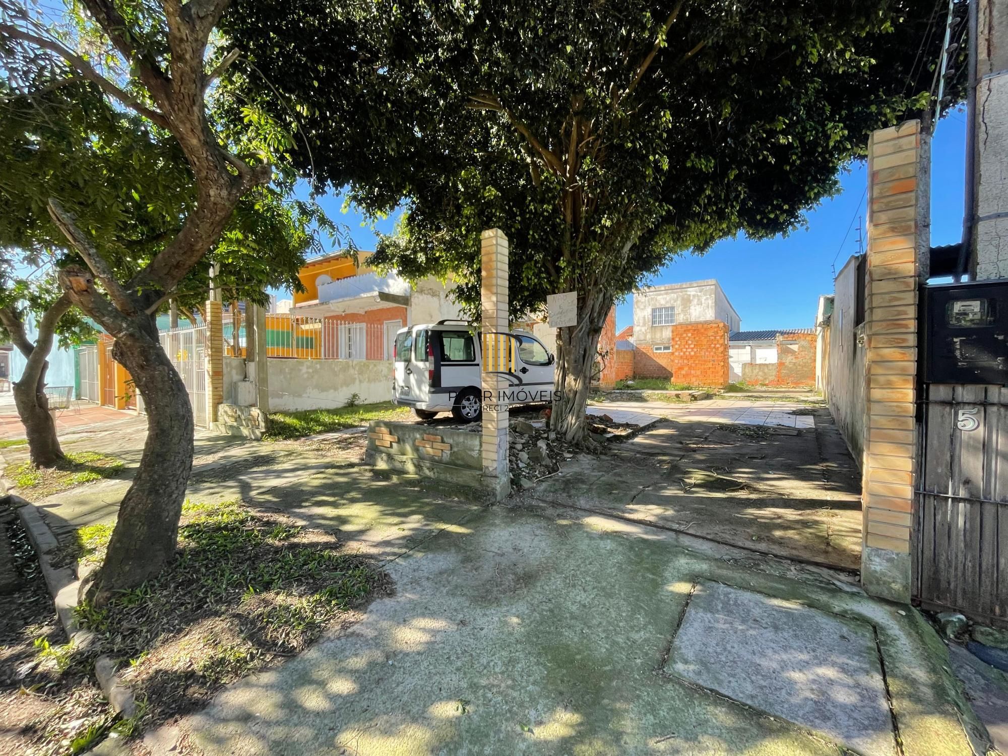 Terreno plano, com 125m² de área total (dimensão 5x25m), localizado no Moradas da Hípica