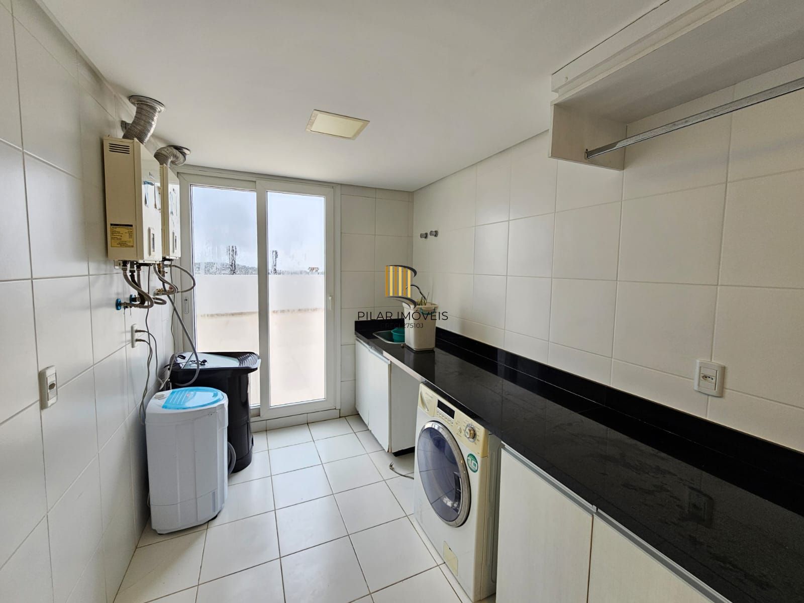 Casa mobiliada e decorada em Condomínio fechado