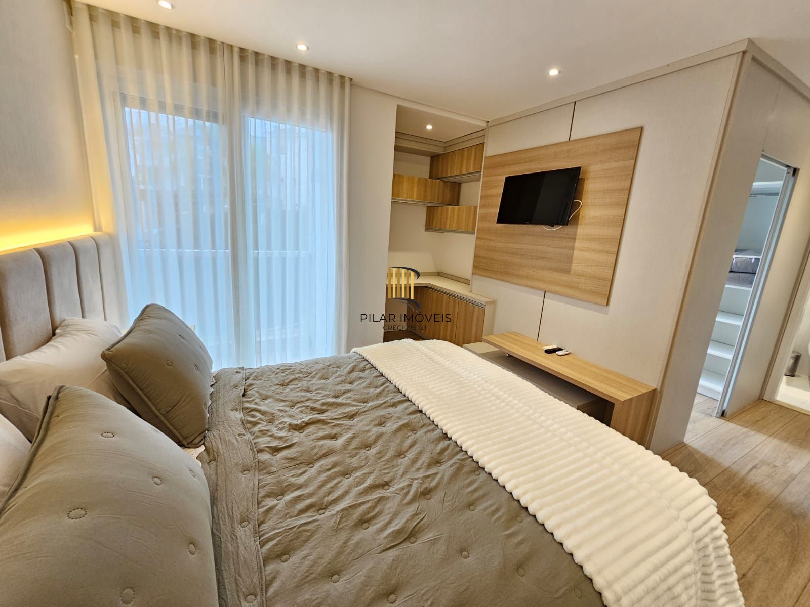 Casa mobiliada e decorada em Condomínio fechado