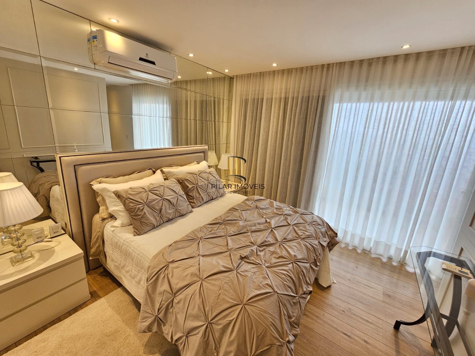 Casa mobiliada e decorada em Condomínio fechado