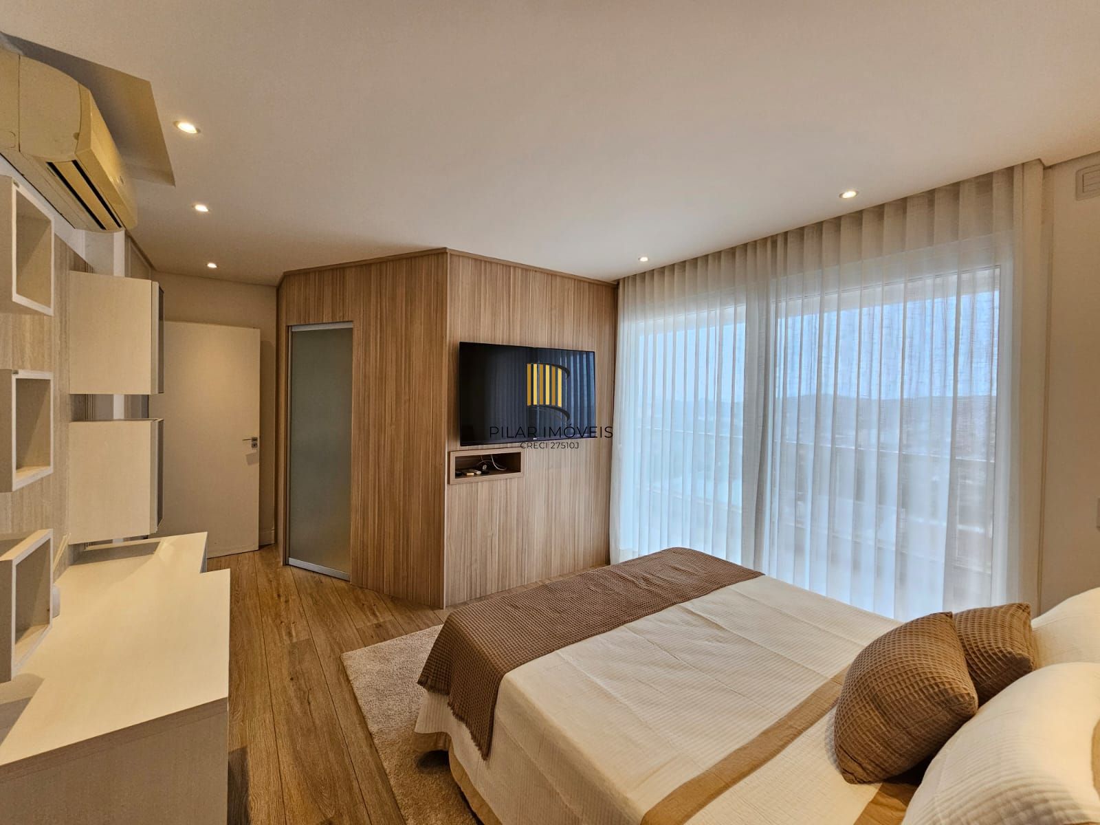 Casa mobiliada e decorada em Condomínio fechado