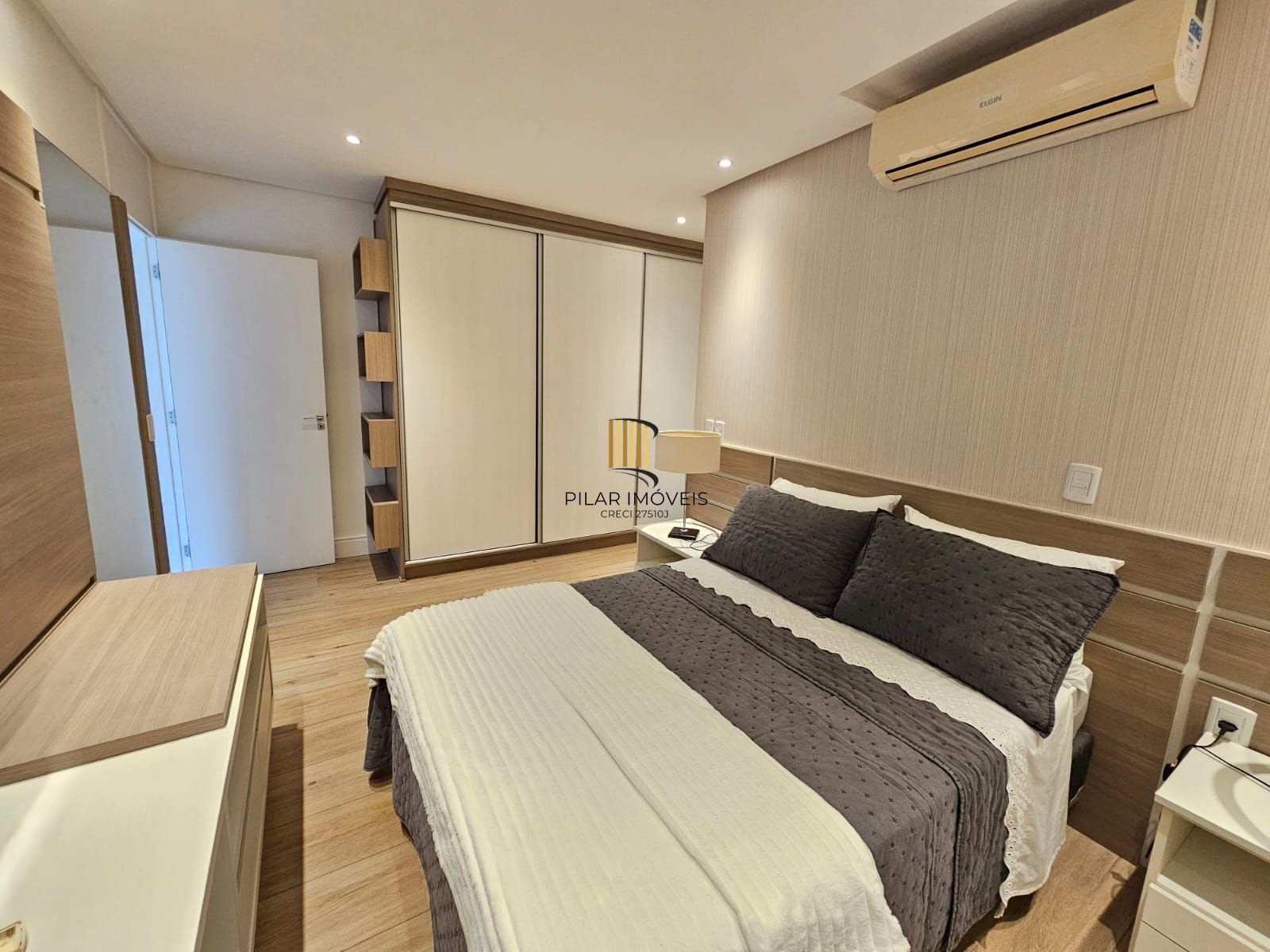 Casa mobiliada e decorada em Condomínio fechado