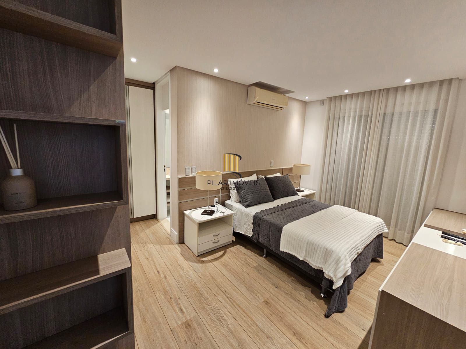 Casa mobiliada e decorada em Condomínio fechado